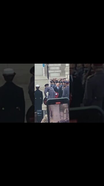 King Charles at the cenotaph #lestweforget