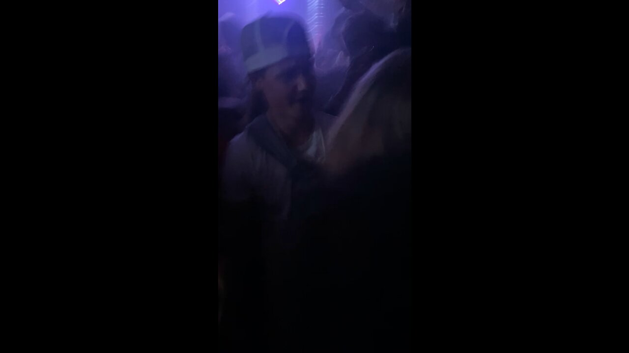 Quick rave in swedish club