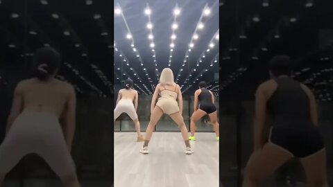 Twerking Chinese Girl Style