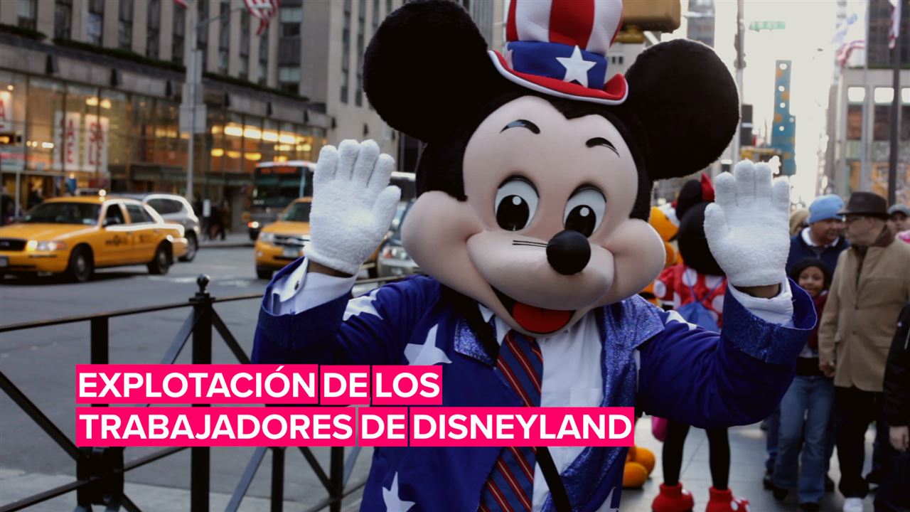 La falsa sonrisa de los trabajadores de Disneyland