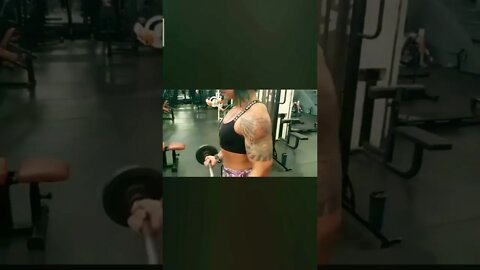 Big biceps workout 💪#femalebodybuilding 🔥#shorts#bicepsworkout 💪