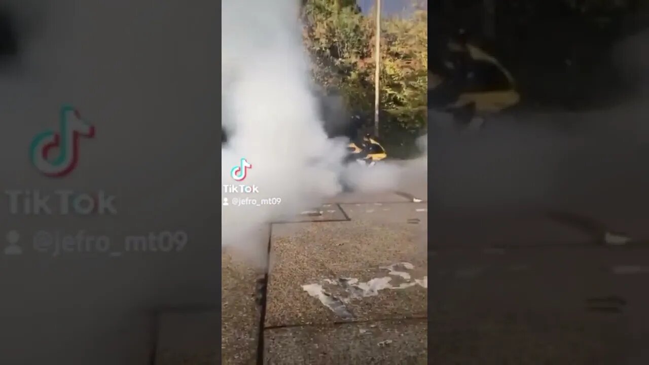 YAMAHA R1 BURNOUT