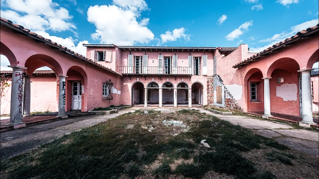 Exploring Abandoned $3,000,000 Drug Dealers Millionaires Beach Mansion