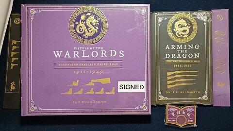 UNBOXING *SPECIAL* : " PISTOLS OF THE WARLORDS ", by IAN McCOLLUMM, from HEADSTAMP PUBLISHING