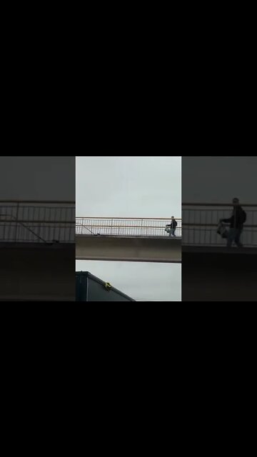 Gaviões da Fiel tomando faixas de bolsonaristas