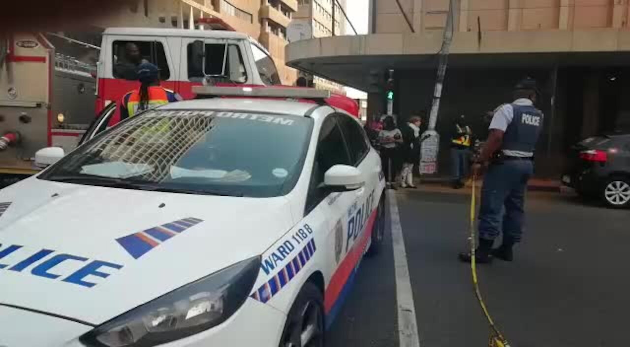 People trapped in Joburg burning building (NR6)