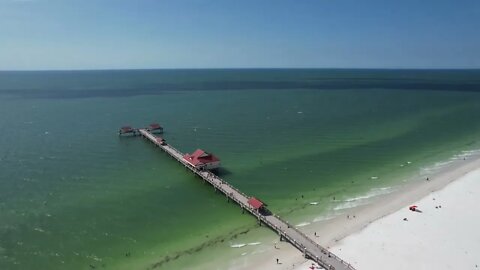 Clearwater Beach Pier 61 awaits Hurricane Ian