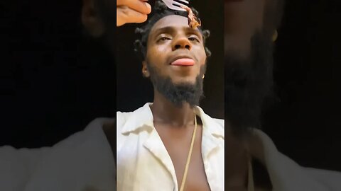 Bug escapes being Ate By Man!