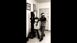 Wing Chun - Muk Yan - Wooden Dummy - Sneak an Attack while Defending!