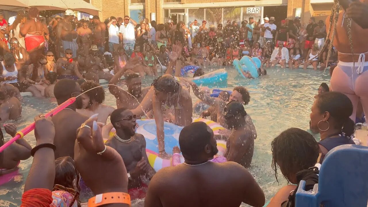 SUMMER OASIS DALLAS POOL PARTY, THIS GIRL WAS SO FINE I ALMOST FELL IN LOVE 🥰