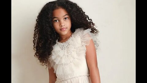 Shai Moss On Big Sister Duties!!! #joiechavis #shaimoss
