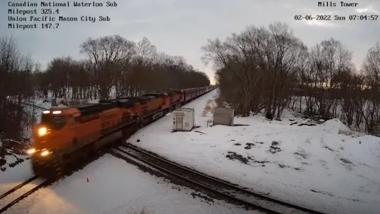 WB CN Empty Grain with BNSF Power at Mills Tower on February 6, 2022 #Steel Highway#