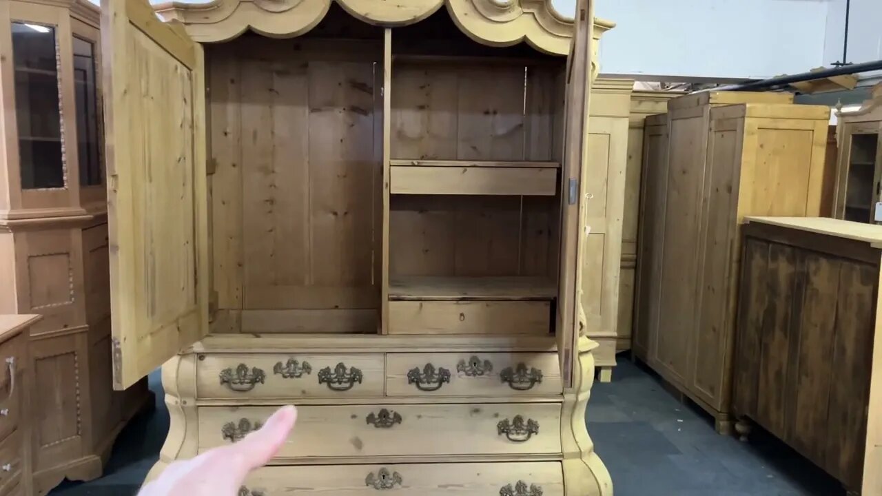 Large Bombe Base Dutch Very Old Pine Linen Press (X1005L) @PinefindersCoUk