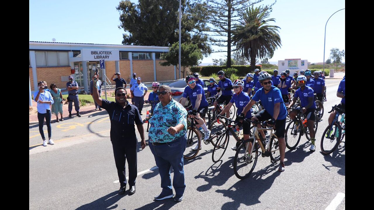 Premier Alan Winde cycles across the West Coast to donate 100 bicycles