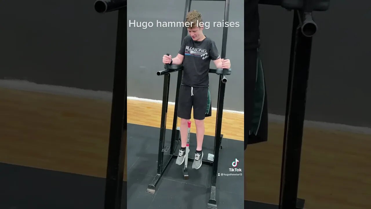 Hugo hammer leg raises #gym