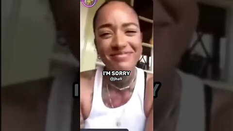 Female Youtuber Gets Savagely Roasted By Fan
