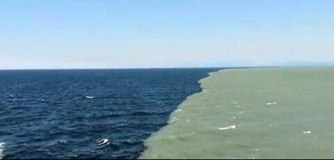 Two oceans meet but do not mix