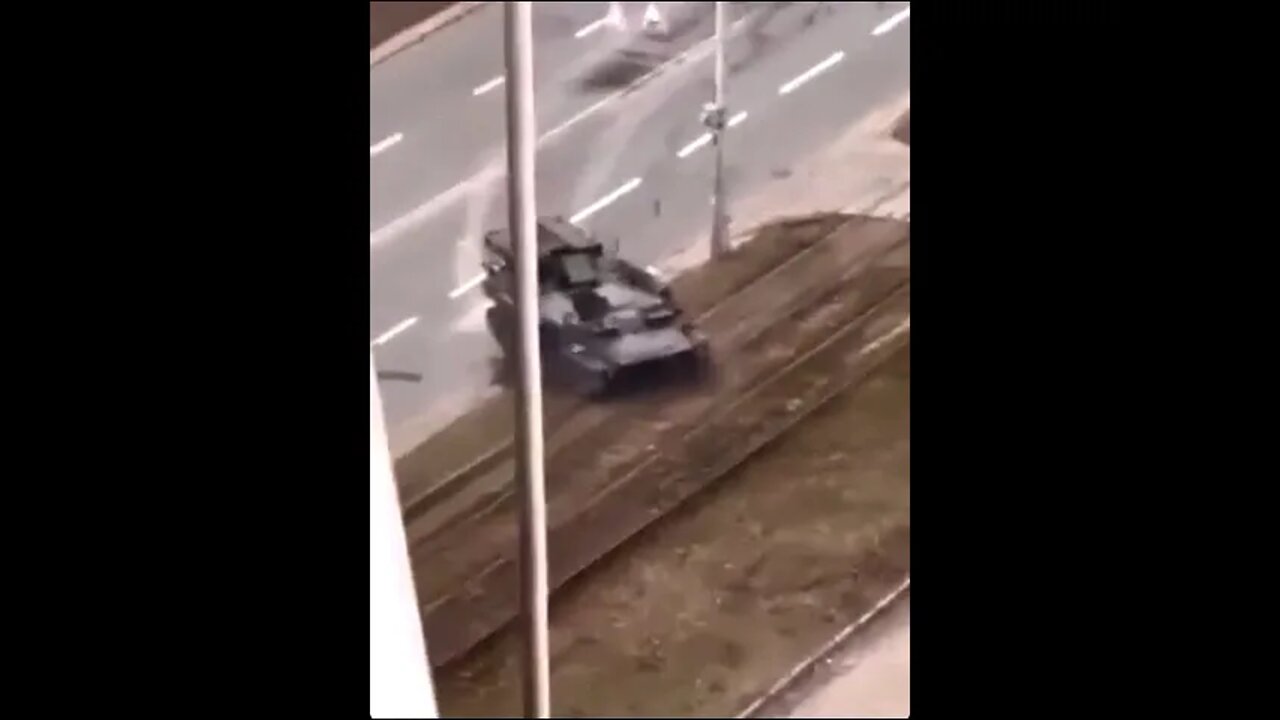 Tank running over a car. #WarZoneBestClips #WarZone #WarZoneClips #War #Ukraine #shorts