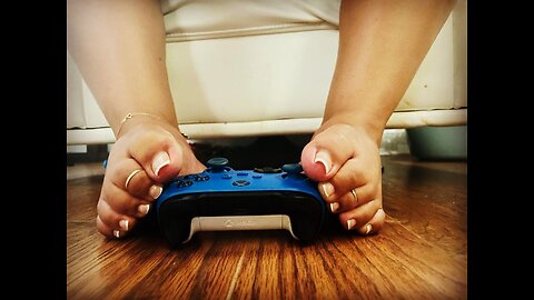 Sexy Women Barefoot Tease 👣