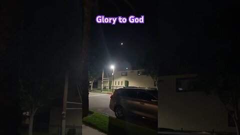 The glory of God is so powerful no other like him!