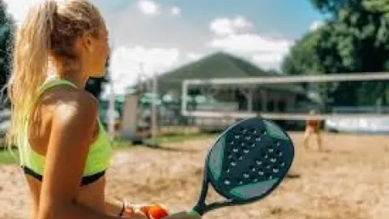 Febre do beach tennis vira pesadelo para vizinhos, que reclamam de poluição sonora