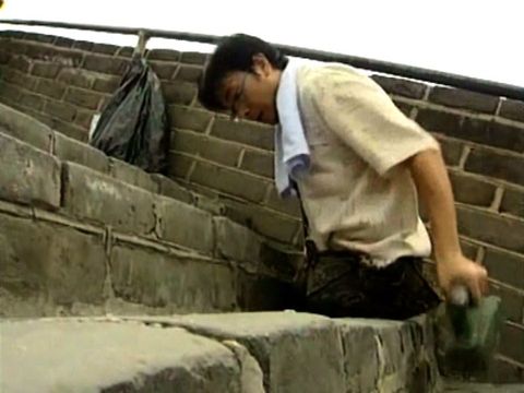 Legless Man Climbs Great Wall