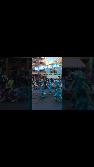 Moana dancers from Magic Happens #disneyland #magichappens #moana #parade