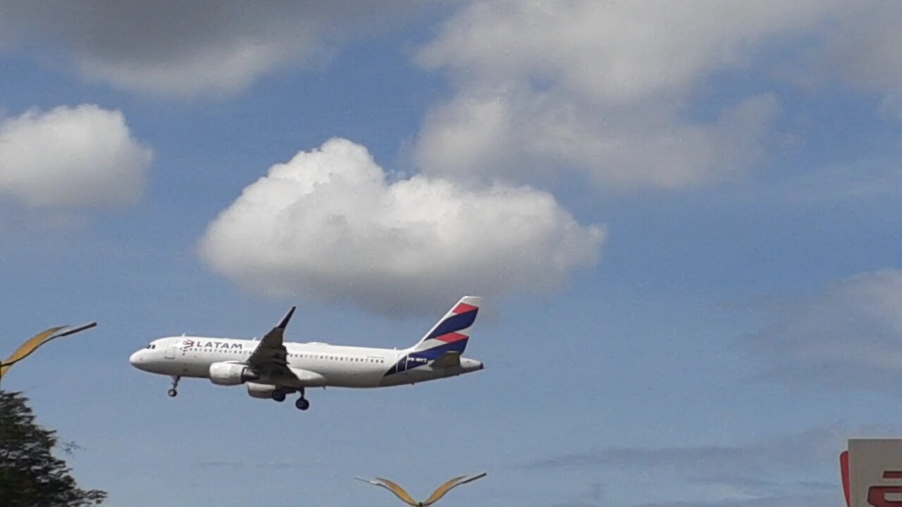 Airbus A320 PR-MYZ vindo de Brasília para Manaus