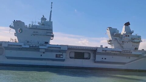 Royal Navy HMS QUEEN ELIZABETH Aircraft carrier arriving back from NY USA 13/10/2022 4k