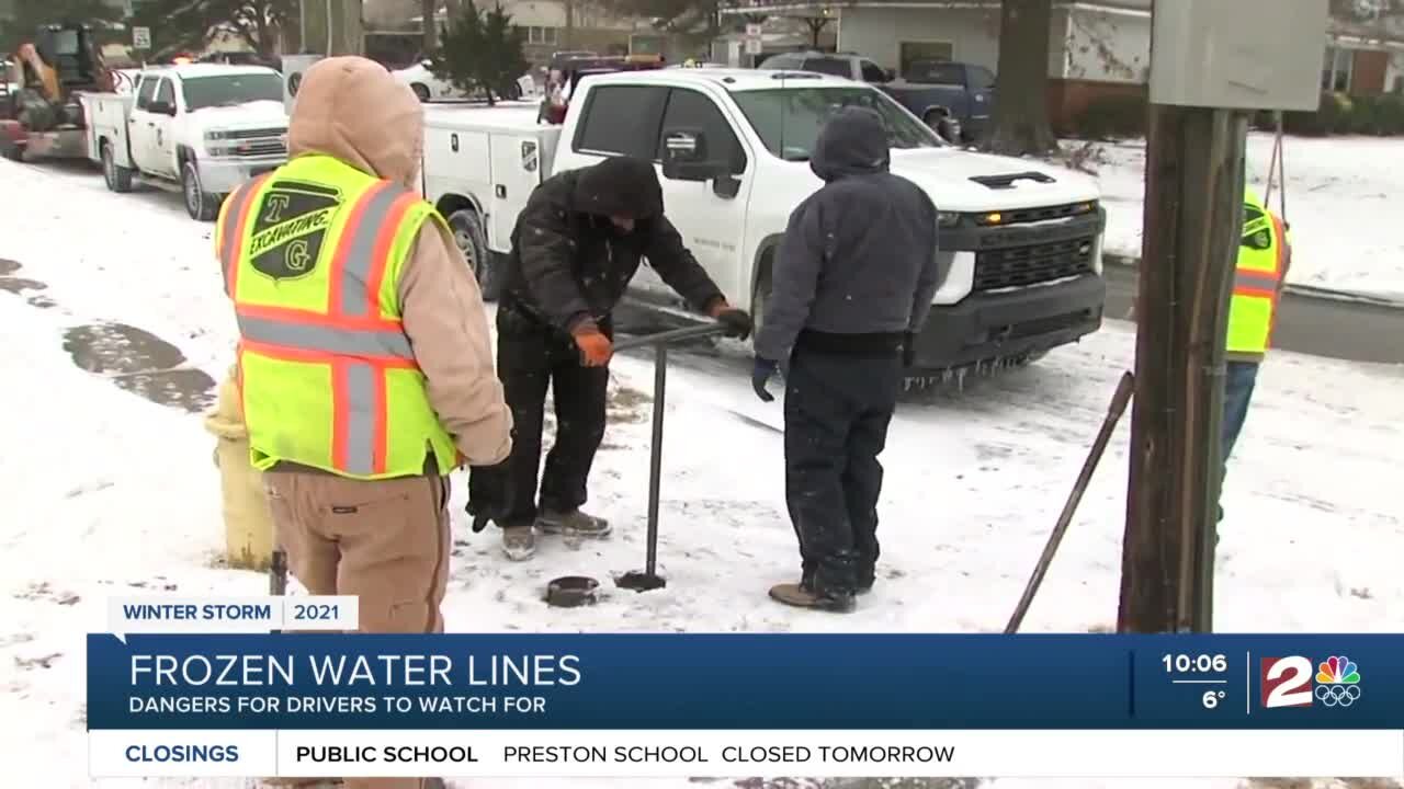 Water main repair crews brave frigid Tulsa temperatures