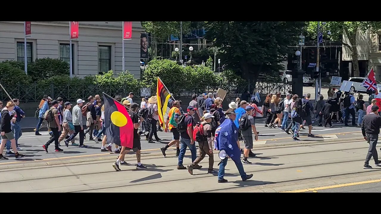 Born in the "UFSЯ" - Uйited FliйdeЯs Strээts of Яevфlutiфй
