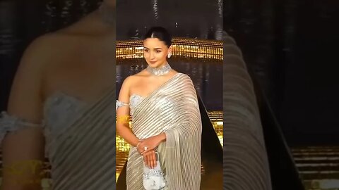 Alia Bhatt looking damn good 😍 #aliabhatt