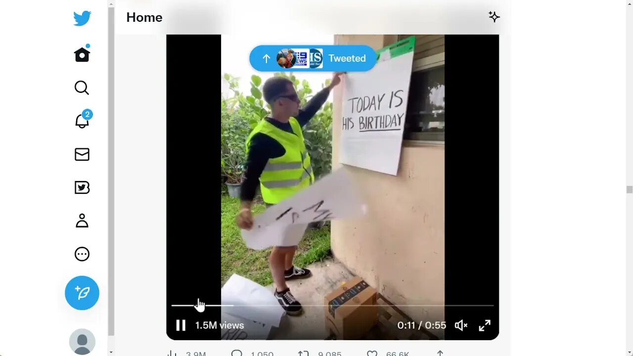 送貨員給顧客的狗一個驚喜