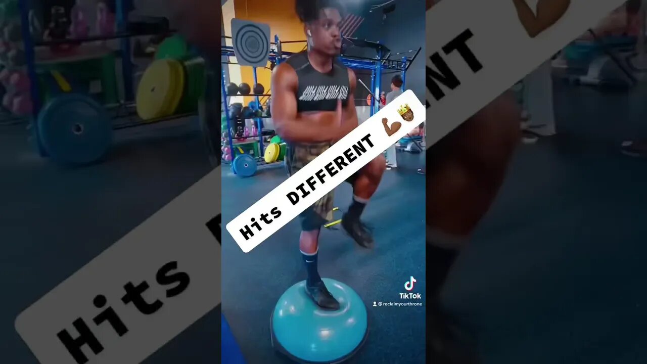 Lifting at a gym where you clapped sum’n is different 👑 ￼