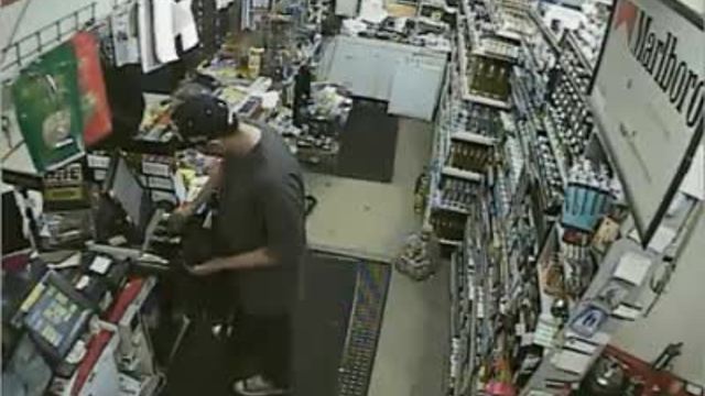 Suspect pulls gun on clerk in Ridgecrest part 3