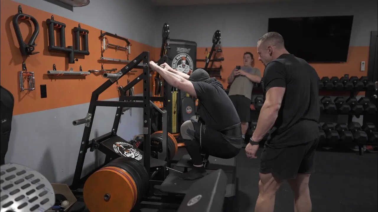 WWE Superstar Sheamus and IFBB Pro Marc Lobliner Train Legs