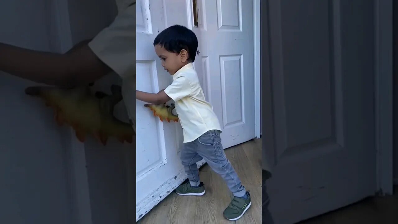 Mario dancing with dinosaur 🦕 for #kavaalaa #jailer