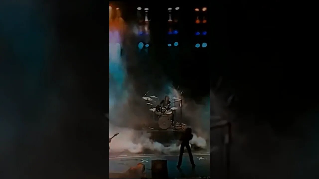 Queen - In the Lap of the Gods... Revisited [Live] (Short) #queen #inthelapofthegods #joãocorreia