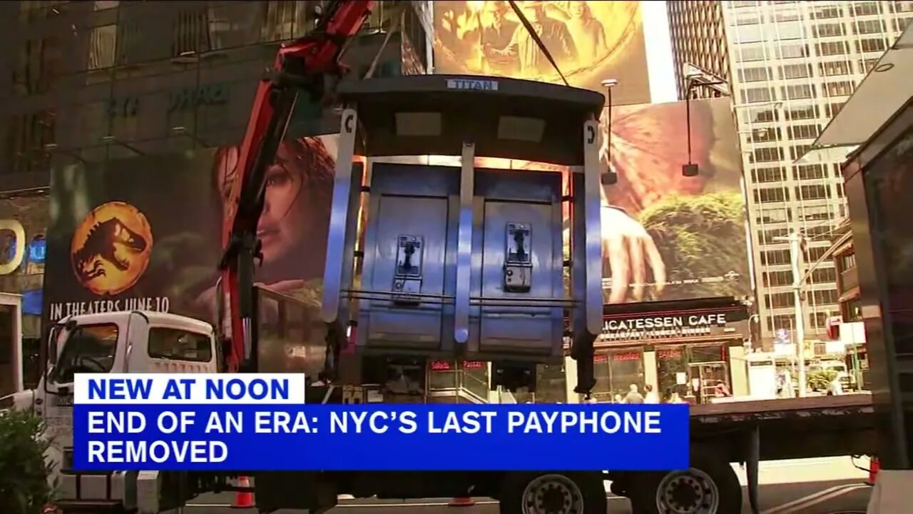 END OF AN ERA | NYC's last public pay phone removed from streets