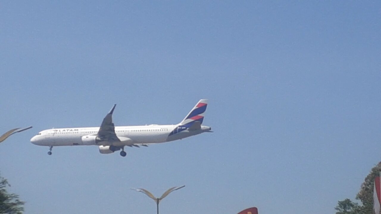 Airbus A321 PT-XPF vindo de Brasília para Manaus