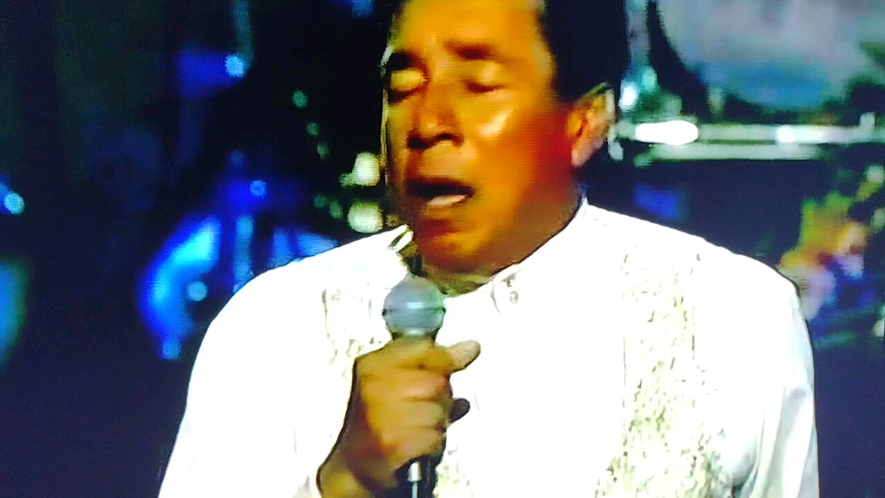 Smokey Robinson Ooh Baby Baby 1999 Live