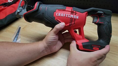 Craftsman CMCS300 V20 Reciprocating Saw Overview