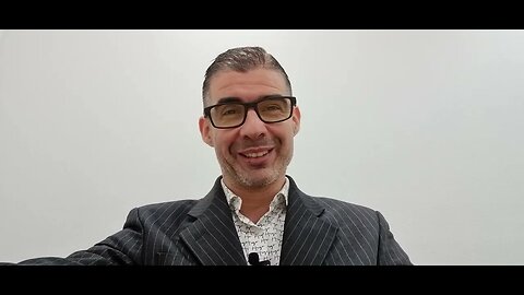 Nova definição de 'mulher' no Dicionário de Cambridge. A estupidez psiquiátrica desta gente...