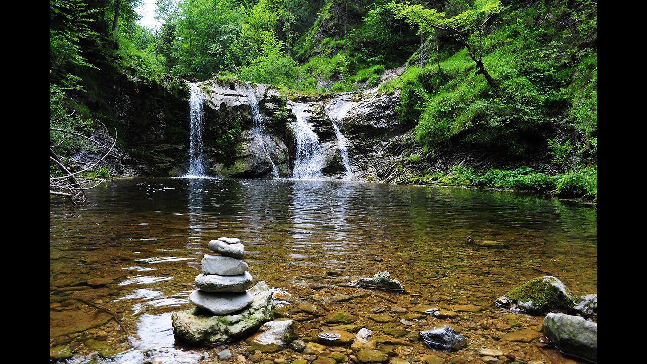 Relaxing Music With Water Sound