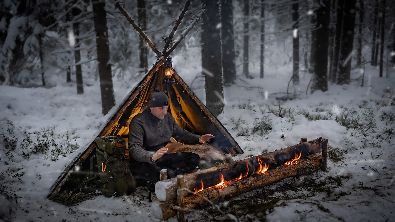 Lavvu in Snowstorm - No Sleeping Bag - Long Fire Nodja - 2 Days Solo Bushcraft Overnight