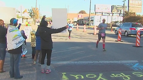 Thousands take part in Tulsa Route 66 Marathon