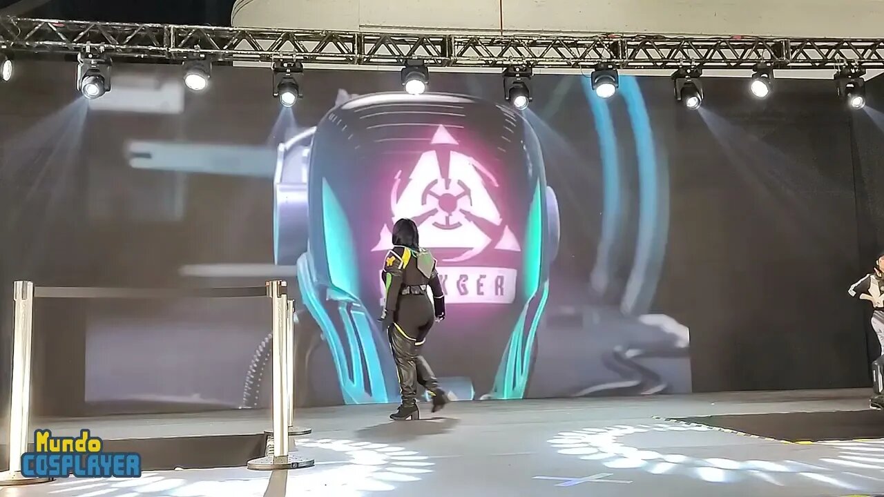 Apresentação Cosplay Tradicional de Viper do jogo Valorant no Anime Friends 2022