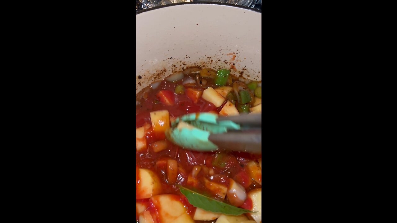 Chicken Stew with Yellow Rice and Grandules