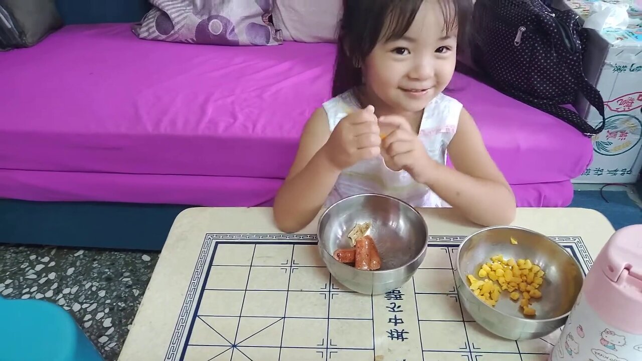 Qiaoli silly billy 吃午饭 11-20-24