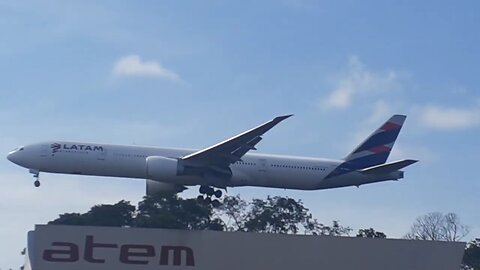Boeing 777-300ER PT-MUJ vindo de Guarulhos para Manaus